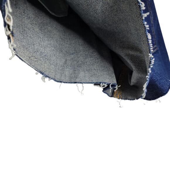 Old Navy Higher High Rise Button Fly Secret Smooth Pocket Jean Shorts Sz 2 - Picture 6 of 8